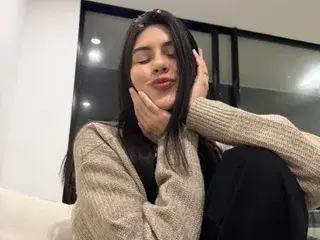 CloeBennetOf  live sex cam