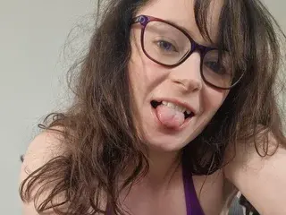LucieWinters_UK  live sex cam