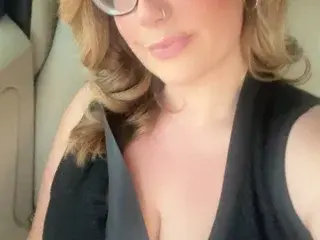 ElleMayVixen  live sex cam