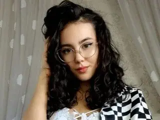 LittleXIris  live sex cam