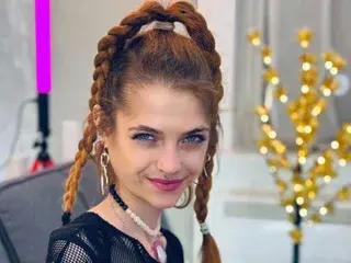 KittyRaine  live sex cam