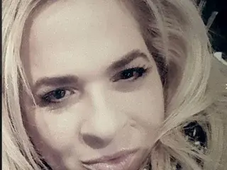 BustyDDBrooke  live sex cam