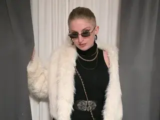 EmberSprings  live sex cam