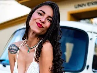 Alicia_collins23  live sex cam
