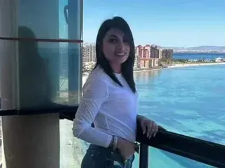 Abrilcastanocm  live sex cam
