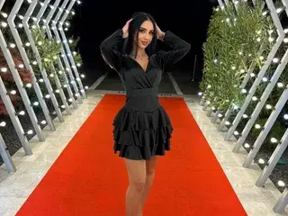 MEGAANH  live sex cam