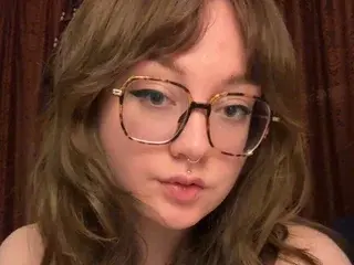 QuinnieKat  live sex cam