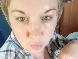 Juli_Bond  live sex cam