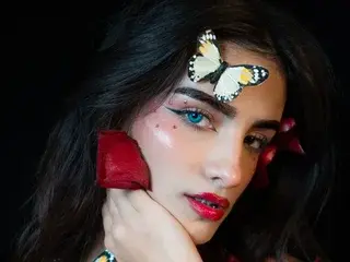 Charlott_22  live sex cam