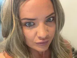 BustyBlondeBethX  live sex cam