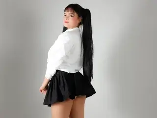 KinsleyMaee  live sex cam