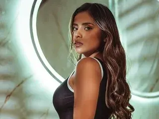 Soyandreathomson  live sex cam