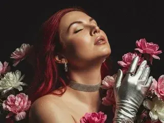 Foxy28  live sex cam