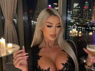 Alexa_Fay  live sex cam