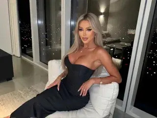 Alexa_Fay  live sex cam