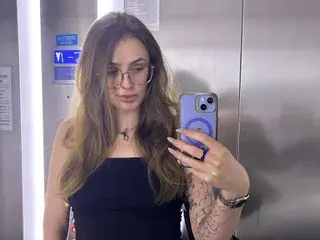 LilkaMR  live sex cam