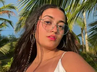 CarolineeFoster  live sex cam