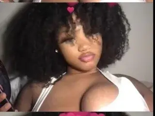 Cessybree  live sex cam