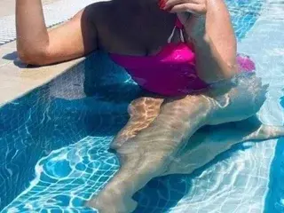 HornyHarriet_XX  live sex cam