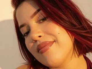 AlejaGoldk  live sex cam