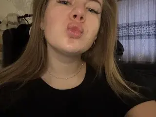 NikaShadow  live sex cam