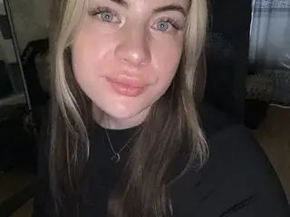 NikaShadow  live sex cam