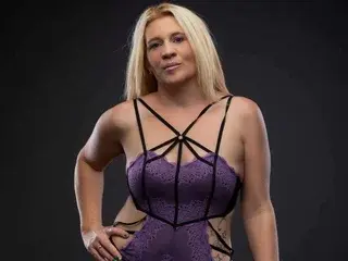 Vauxy  live sex cam