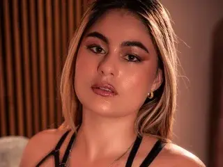 Carolinatorres25  live sex cam