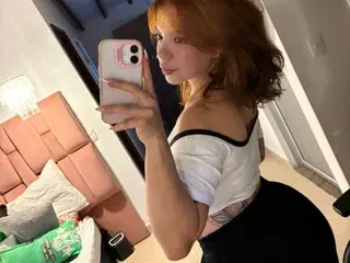 Andymoon  live sex cam