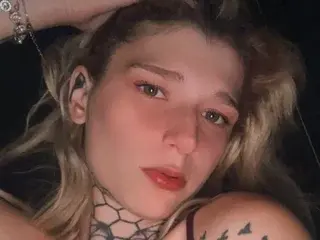 HarleyHale  live sex cam