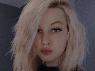 YourBabeRandy  live sex cam