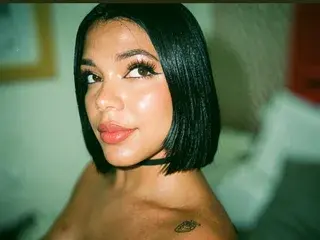 TiianaGloww  live sex cam