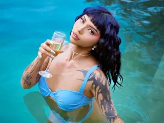 AlanaPierce  live sex cam