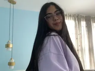 Curvybuffgirllll  live sex cam