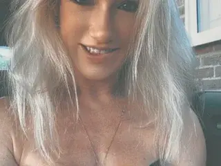 BambinaValentina  live sex cam