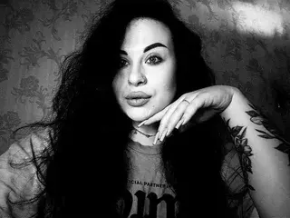 SerahMirabeli  live sex cam