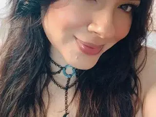 SophieCurvess  live sex cam