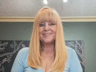 Adrianna_4u  live sex cam