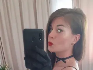 Suave_Gia  live sex cam