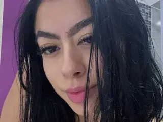 SofiaSnoww  live sex cam