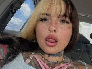 HoneyDripsOnYou  live sex cam