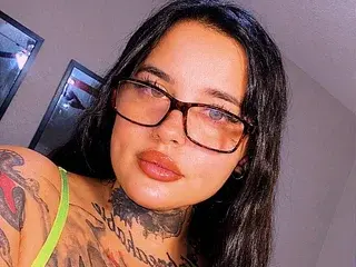HoneyDripsOnYou  live sex cam