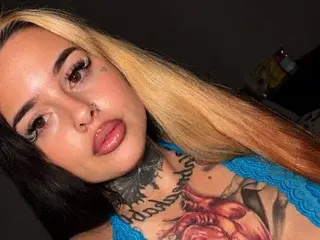 HoneyDripsOnYou  live sex cam