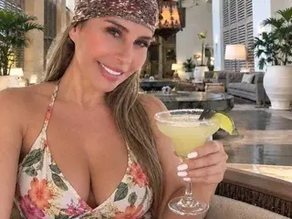 IvanaKors  live sex cam