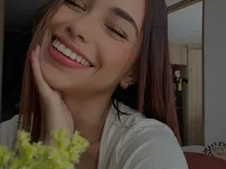 AnnieAdaams  live sex cam