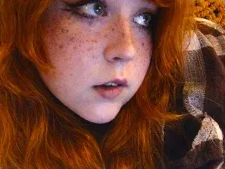 HazelEyedGinger  live sex cam