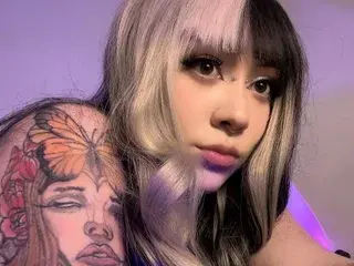 Maki_Uzui26  live sex cam