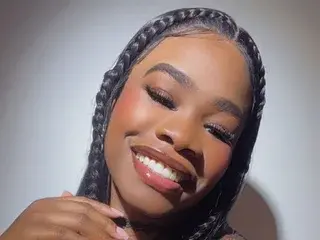 SaraiEvans  live sex cam