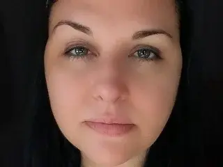 Analdollsquirtz  live sex cam