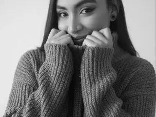 EmmilyCoopers18  live sex cam